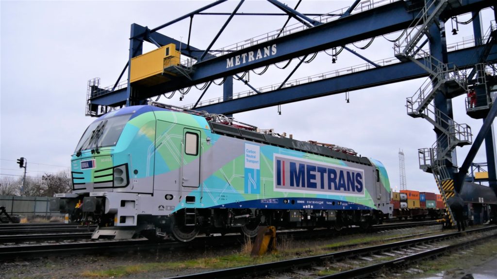 Společnost METRANS převzala další dvě lokomotivy Siemens Vectron MS