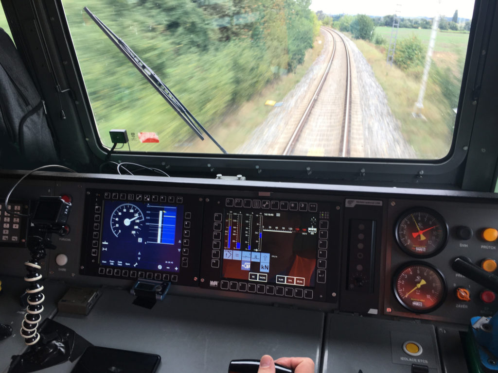 První lokomotiva zpětně vybavená ETCS může do ostrého komerčního provozu