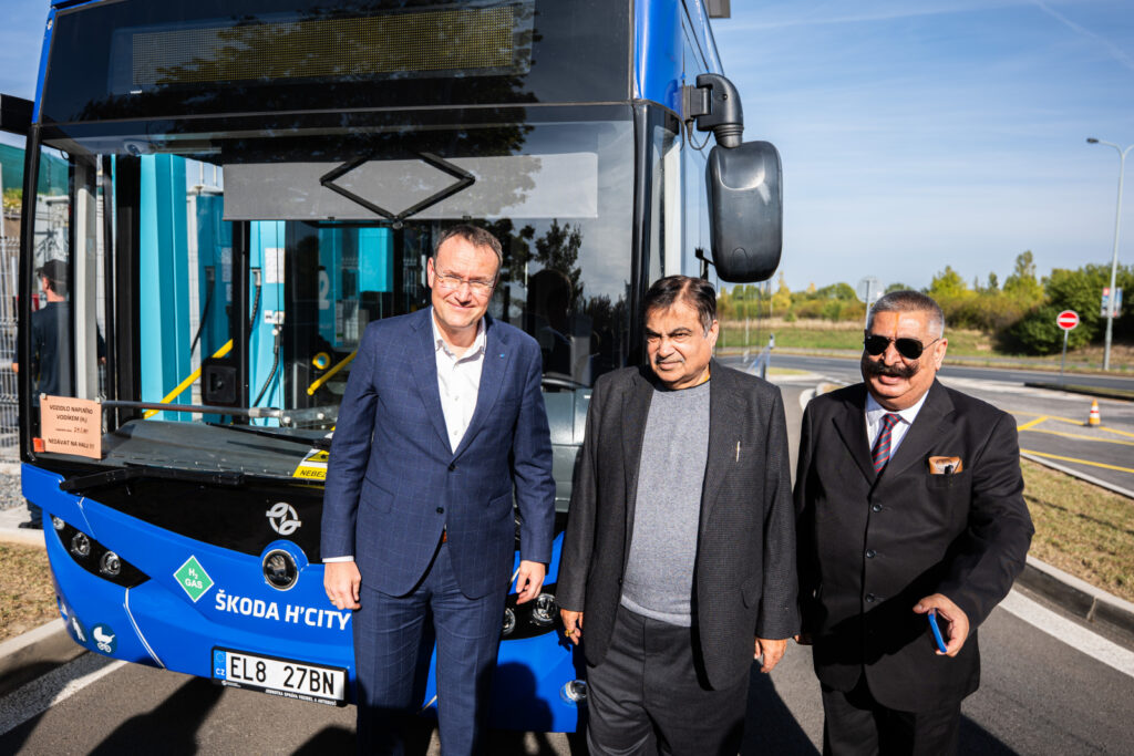 Indický ministr silniční dopravy a dálnic navštívil Škoda Group v Plzni