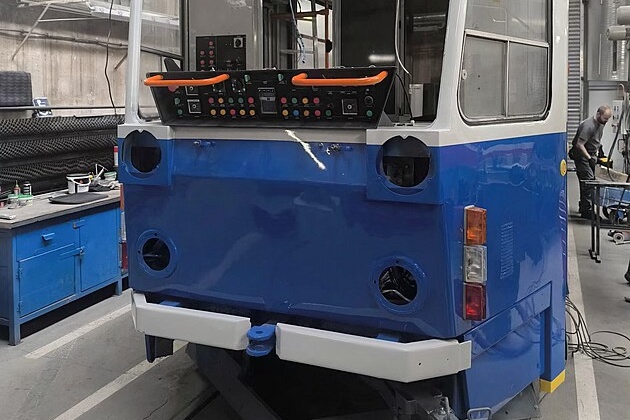 Společnost AŽD připravuje experiment vlakotramvaje – lehkého bateriového vozidla